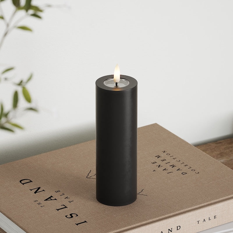 Deluxe Homeart LED Pillar candle Ø 5 x 15 cm Black