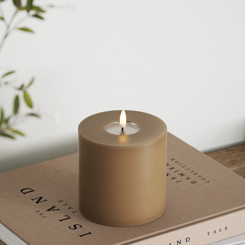 Deluxe Homeart LED Bloklys Ø 10 x 10 cm Karamel