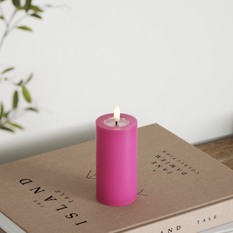 Deluxe Homeart LED Pillar candle Ø 5 x 10 cm Magenta