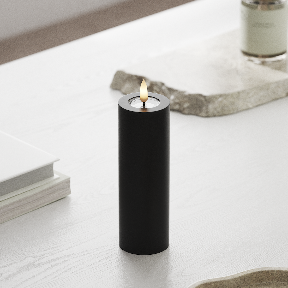 Deluxe Homeart LED Pillar candle Ø 5 x 15 cm Black LED Pillar candle 1