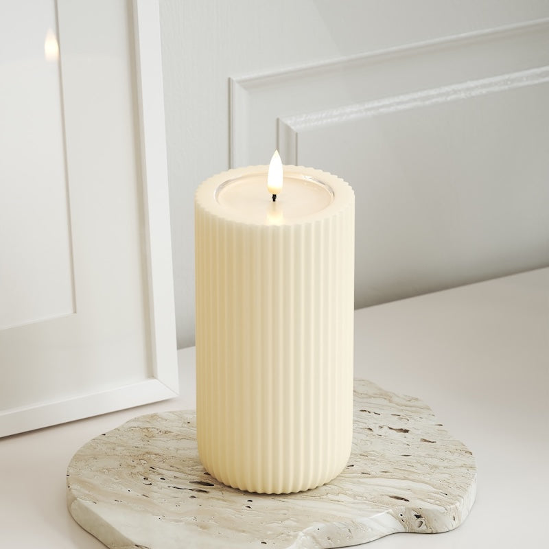 Unique Candles Unique LEDs Vela canelada D 8 x 15 cm Creme